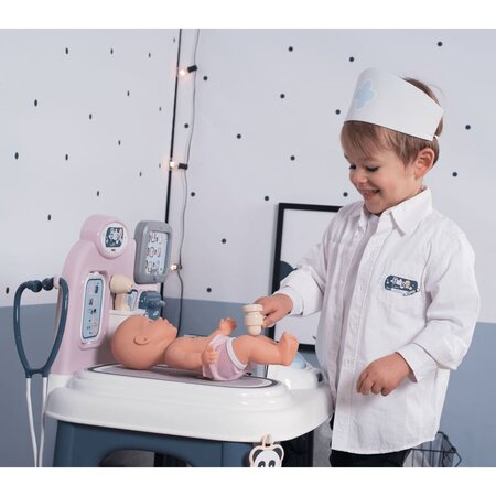 Smoby centre de soins de bébé jouet avec accessoires - La Poste