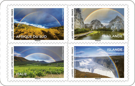 Carnet de 12 timbres Noël - Des timbres qui nous rapprochent - Lettre Verte  - La Poste