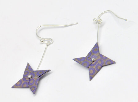 Boucles d'oreille papier origami tourniquet violet