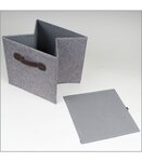 Cube en tissu gris clair pliable