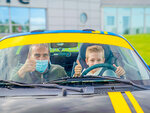 SMARTBOX - Coffret Cadeau Stage d’initiation à la conduite junior : 2 tours de circuit en Clio RS pour 1 enfant -  Sport & Aventure