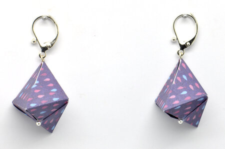 Boucles d'oreille papier origami triangle violet goutte
