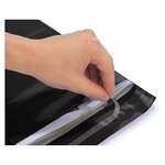 Sachet plastique 75  recyclé noir opaque à fermeture adhésive 12 x 18 cm (lot de 1000)