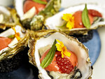 Repas gourmet dans un restaurant 1 étoile au guide michelin 2022 avec spectacle à paris - smartbox - coffret cadeau gastronomie