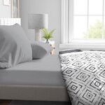 Drap housse 140 x 190 cm + 30 cm bonnet - microfibre - 82 g - Gris clair