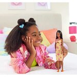 Mattel HYT91 - Barbie - Poupée Fashionistas Spring aux cheveux noirs