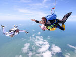 SMARTBOX - Coffret Cadeau Vol et saut en parachute au-dessus des plus belles plages et falaises normandes -  Sport & Aventure