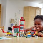 Lego 60320 city fire la caserne des pompiers  set avec garage  jouet camion et hélicoptere pour les enfants des 6 ans