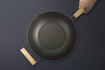 Wok avec poignée en bois et poignée auxiliaire - 24 cm - Compatible toutes plaques de cuisson