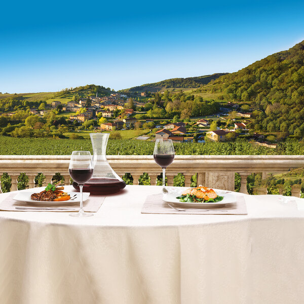 SMARTBOX - Coffret Cadeau - Terroir et saveurs du Beaujolais - 17 séjours dans le Beaujolais : châteaux, hôtels 3* et 4*, demeures de charme ou encore domaines