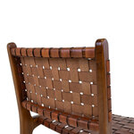 Chaise de salle à manger en cuir synthétique marron avec pieds en teck