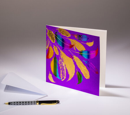 Carte double sparkle - plumes - papier paillette violette  dorures arc-en-ciel et or