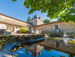 SMARTBOX - Coffret Cadeau Escapade gourmande dans un château près de Poitiers avec dîner Menu 7 Plats -  Séjour