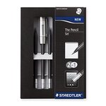Coffret luxe composé de 3 crayons graphite avec stylet + gomme et taille crayon. STAEDTLER