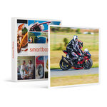 SMARTBOX - Coffret Cadeau Baptême passager en moto : 3 tours à l'arrière d'un pilote professionnel sur le circuit de Fontenay-le-Comte -  Sport & Aventure