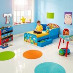 Lit pour tout-petits Toy Story, fait de MDF. Y compris 2 tiroirs de rangement, adapté a un matelas de 70 x 140 cm.