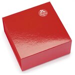 Boîte cadeau pelliculée rouge avec fermeture aimantée 22 5 x 22 5 x 10 5 cm (lot de 10)