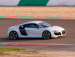 SMARTBOX - Coffret Cadeau Stage de pilotage : 5 tours sur le circuit de La Ferté-Gaucher en Audi R8 V10 - Sport & Aventure