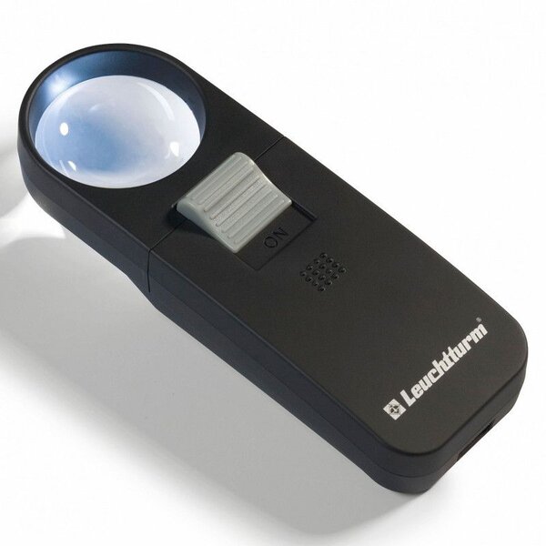 Loupe de poche lumineuse LED  grossissement 7 fois.