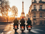 SMARTBOX - Coffret Cadeau À la découverte de la vie parisienne : virée shopping ou balade et apéritif en scooter Yamaha Chappy -  Sport & Aventure