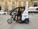 SMARTBOX - Coffret Cadeau Visite guidée en cyclo des quartiers historiques de Lyon et du musée de Guignol en famille -  Sport & Aventure