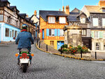 SMARTBOX - Coffret Cadeau Escapade rétro d'une journée sur la Côte Fleurie en scooter Yamaha Chappy -  Sport & Aventure