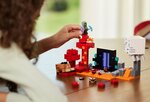 LEGO® Minecraft™ 21255 : L'Aventure Épique de l'Embuscade au Portail du Nether
