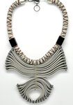 Collier ethnique en textile gris