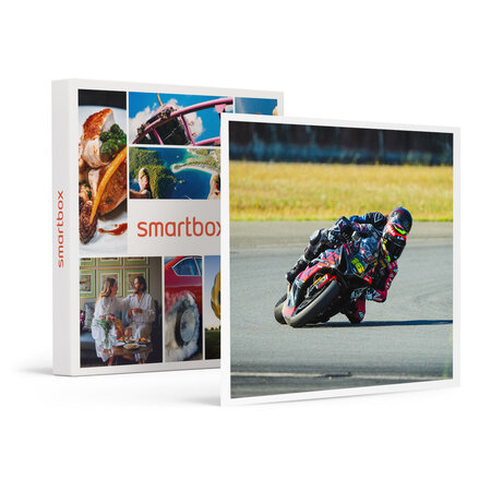 SMARTBOX - Coffret Cadeau Baptême passager en moto : 3 tours à l'arrière d'un pilote professionnel sur le circuit de Nogaro -  Sport & Aventure