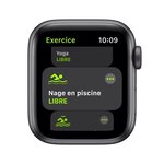 Apple Watch SE GPS + Cellular, 40mm Boîtier en Aluminium Gris Sidéral avec Bracelet Sport Noir
