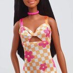 Mattel HYT91 - Barbie - Poupée Fashionistas Spring aux cheveux noirs