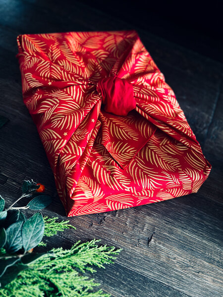 Papier Cadeau Réutilisable Emballage Furoshiki Coton Recyclé : Sous les étoiles en Rouge Coquelicot (Taille M) 55x55 cm collection monochrome