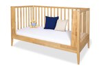 Lit bébé Alva en bois laqué