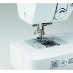 BROTHER - CS10s - Machine a coudre électronique - 40 points de couture - Systeme d'enfile-aiguille - Ecran LCD - Blanche
