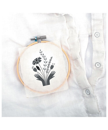 Kit Broderie sur V tement Nature 16 5 x 24 x 5 cm La Poste