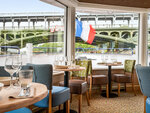 SMARTBOX - Coffret Cadeau Croisière sur la Seine : 1h45 avec dîner à bord du Capitaine Fracasse -  Gastronomie