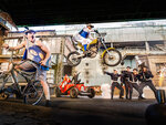 SMARTBOX - Coffret Cadeau Séjour Parc Astérix : Billets d’entrée pour 2 adultes Haute Saison (2 jours) et nuit à l’Hôtel Les Trois Hiboux -  Séjour