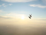 Saut en parachute à ouverture automatique à 1100 m en solo près d’amiens - smartbox - coffret cadeau sport & aventure