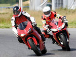 SMARTBOX - Coffret Cadeau Baptême en moto ou pilotage de voiture de sport sur le circuit de Magny-Cours -  Sport & Aventure