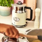 Russell hobbs bouilloire retro crème vintage 2400 w 1 7 l