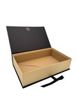 Boîte luxe noire et beige à rabat avec ruban 38.2 x 24 cm