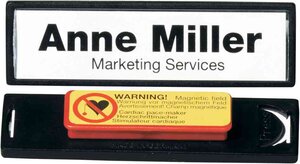 Boite de 25 Badge Clip-Card 40 x 75 mm avec aimant 17 x 67 mm DURABLE