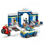60370 La course-poursuite au poste de police ® City