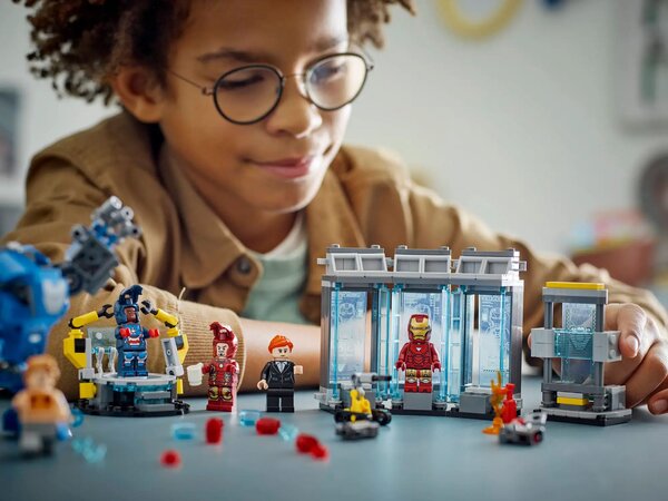 LEGO 76125 Marvel Super Heroes La Salle des armures d'Iron Man, Lab
