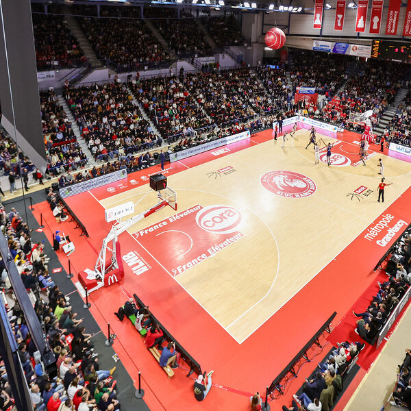 SMARTBOX - Coffret Cadeau Billet VIP bord de terrain pour un match du SLUC Nancy basket avec buffet pour 2 personnes -  Sport & Aventure