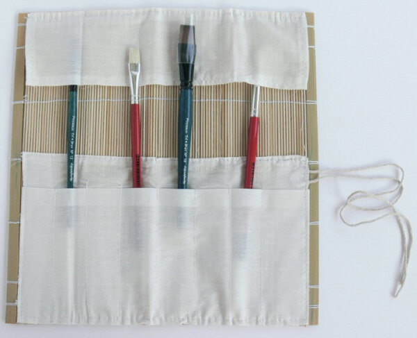 Natte bambou avec poches pour pinceaux 30 x 30 cm