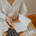 Carnet dos carré collé pages blanches - Les hirondelles en vol - Bleu