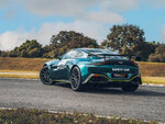 SMARTBOX - Coffret Cadeau Stage de pilotage : 2 tours de circuit au volant d'une Aston Martin Vantage F1 Edition -  Sport & Aventure