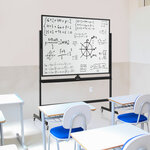 Tableau blanc réversible à 360° de 90 x 120 cm avec hauteur réglable et 4 roulettes pour école/maison/bureau/salle de classe 20_0006556