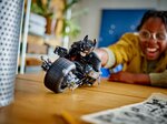 Figurine de Batman à Construire et Moto Bat-Pod LEGO DC Comics Super Heroes 76273 - Set de Collection pour Fans de The Dark Knight